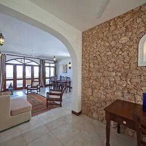 Suite à 2 Chambres à Coucher