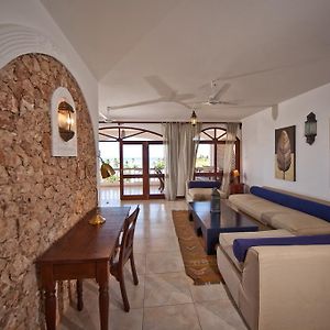 Suite à 3 Chambres à Coucher